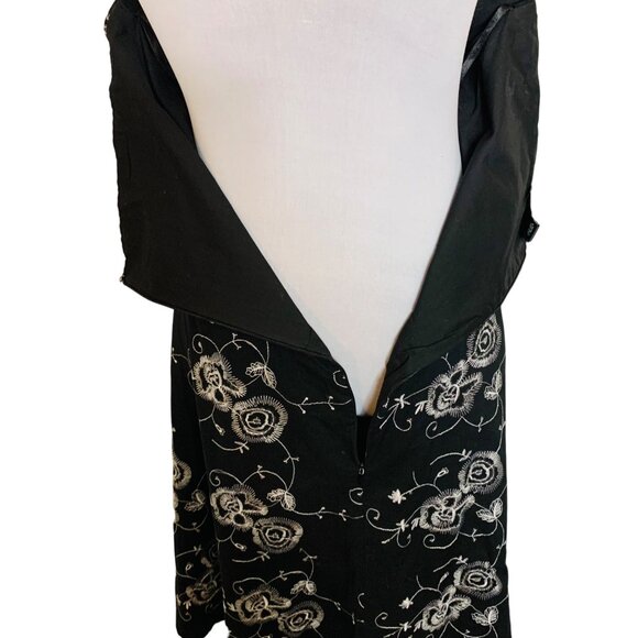 I.N. Studio Embroidered Sequin Halter Dress Size 14 Ruffle Tiered Eyelet V Neck - Picture 6 of 16